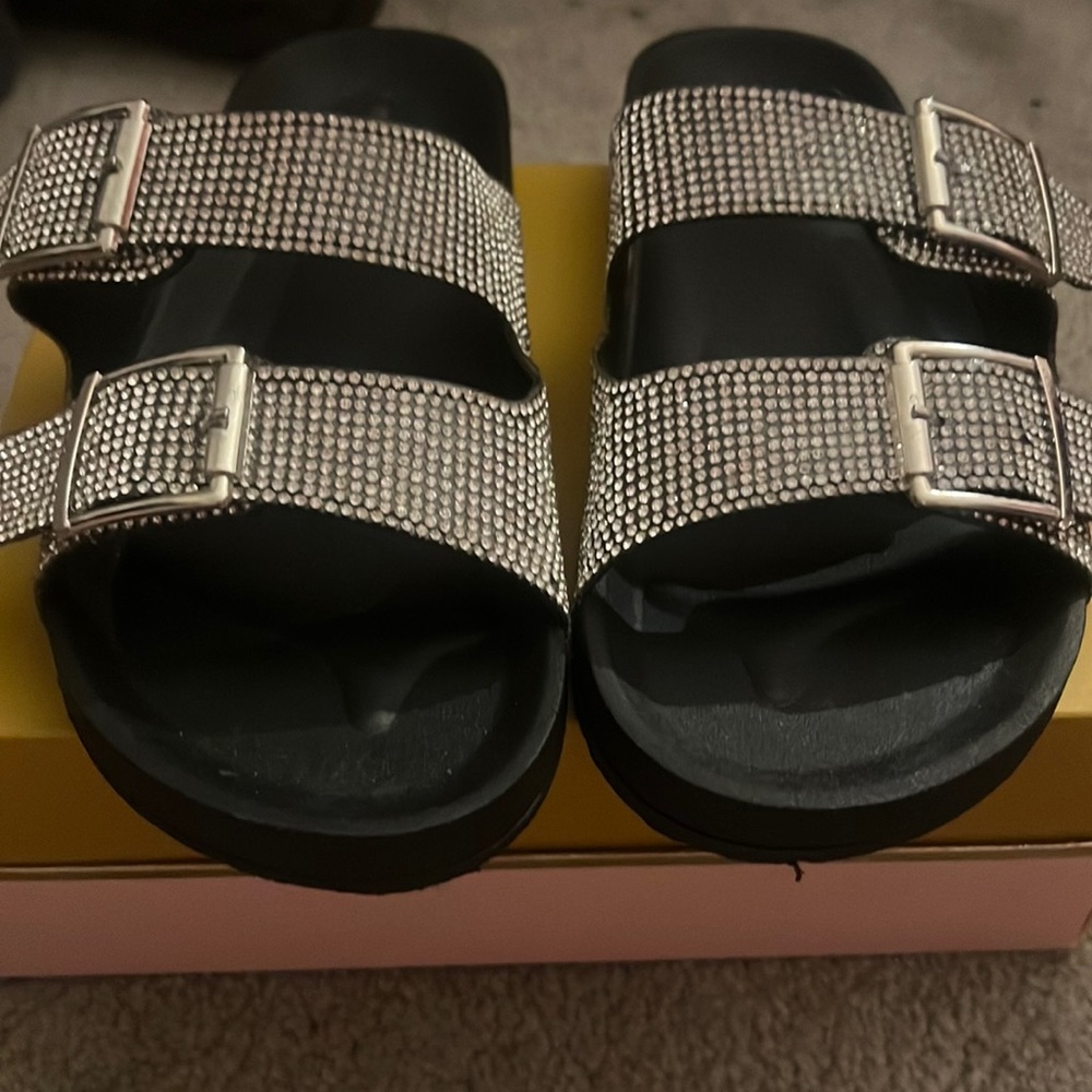 Like new Madden Girl sandals size 8.5